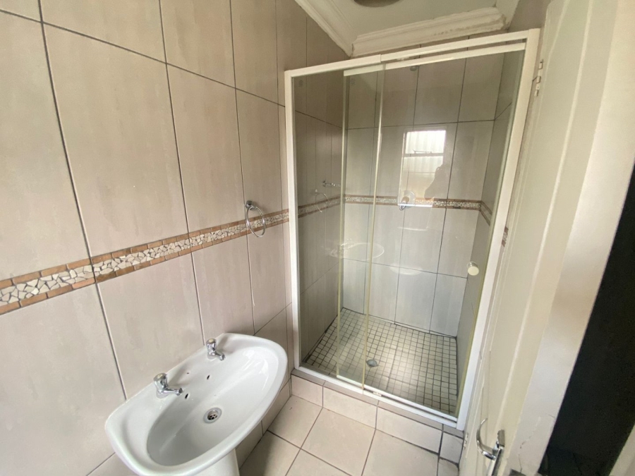 5 Bedroom Property for Sale in Willows Free State